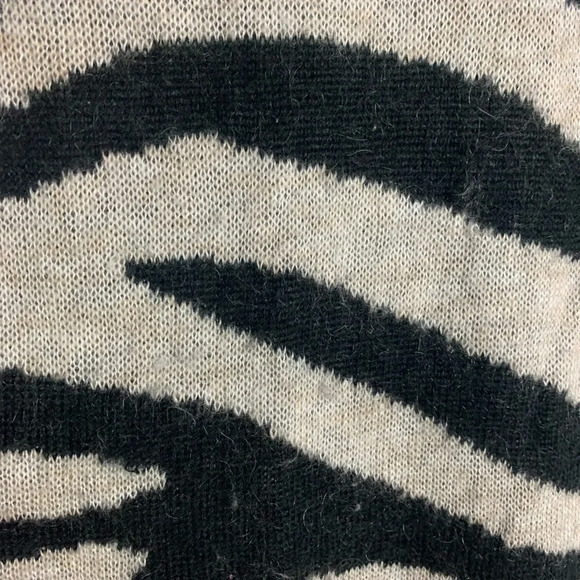 Club Monaco Women’s Mohair Blend Zebra Print Pullover  Sweater Medium David Rose - Picture 11 of 14